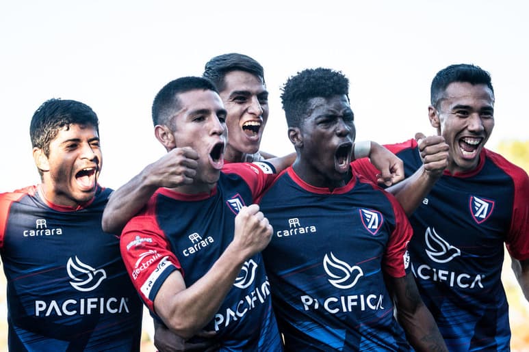 En tanto que Víctor Flores Cosío, presidente del Tepatitlán FC, acepta que hablar 'sobre especulaciones es difícil, no nos llevarán a nada', pero al mismo tiempo acepta que hay clubes de la Liga de Expansión que sí tienen la infraestructura para estar en la MX. (TepatitlanFC)