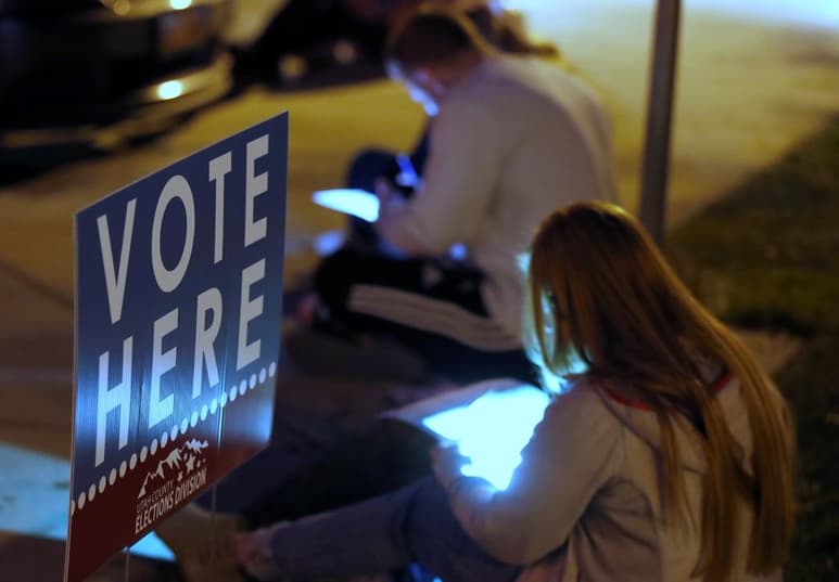 La oposición demócrata conquistará los escaños suficientes para mantener el control de la Cámara de Representantes de Estados Unidos durante los próximos dos años, según las proyecciones de las cadenas de televisión NBC News y Fox News. (EFE)