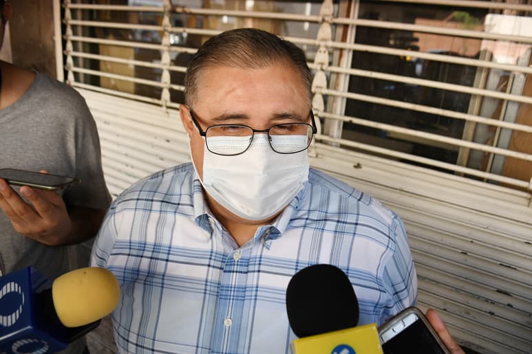 El secretario del Ayuntamiento, Sergio Lara, indicó que se han presentado menos contagios en los negocios establecidos. (EL SIGLO DE TORREÓN)