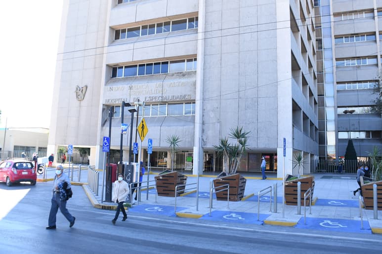 La Unidad Médica de Alta Especialidad número 71 del Seguro Social es el hospital de Torreón con mayor capacidad para atender a pacientes COVID. Hasta ayer había 98 personas internadas. (FERNANDO COMPEÁN)