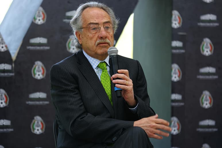 Tras los temas de indisciplinas en Chivas, el exdirectivo del Guadalajara Néstor de la Torre hizo una controvertida revelación con respecto a Decio de María expresidente de la Federación Mexicana de Futbol. (ARCHIVO)