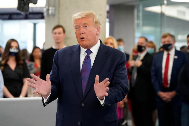 El presidente de Estados Unidos Donald Trump, se proclamó mediante sus redes sociales, pidiéndole a Joe Biden no adjudicarse como nuevo presidente del país norteamericano. (ARCHIVO)