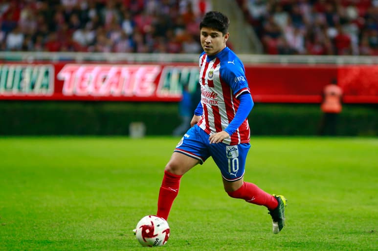 Por actos de indisciplina, la directiva de Chivas aseguró que Eduardo 'Chofis' López, ya no volverá a jugar con el 'Rebaño'. (ARCHIVO)