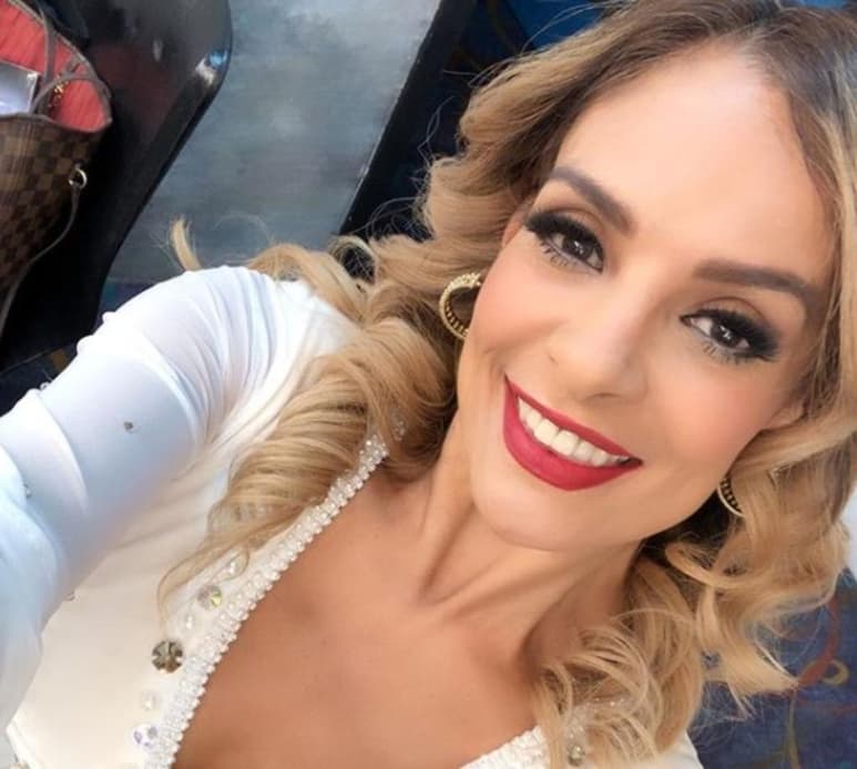 Alma Cero asegura que tiene mala memoria, pero la noche del viernes subió al escenario del 'Cuarentenorio Cómico' en sustitución de Andrea Escalona, con tan sólo unas cinco horas de ensayo, incluyendo la memorización del libreto y el repaso con sus compañeros. (Especial)
