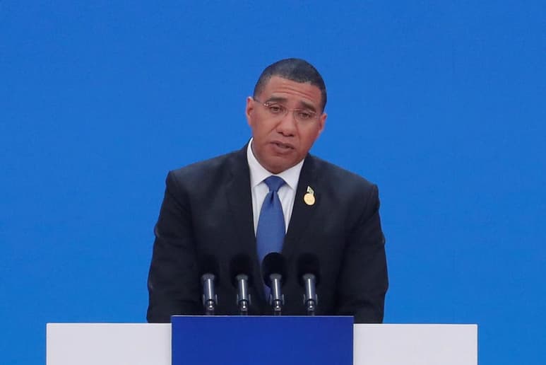 El primer ministro de Jamaica, Andrew Holness, destacó este sábado la herencia jamaiquina de la vicepresidenta electa de Estados Unidos, Kamala Harris, a la vez que felicitó también a Joe Biden por haber sido elegido nuevo presidente de EUA. (ARCHIVO)