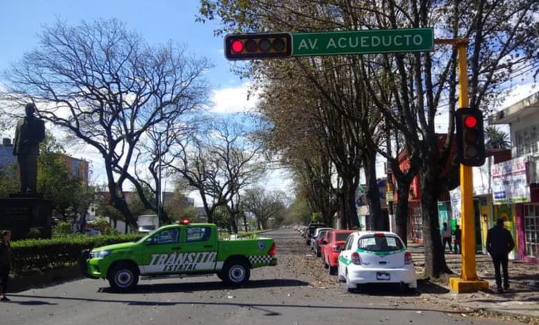 Cuatro sujetos vivos fueron dejados en plena vía pública de un municipio del norte de Veracruz semidesnudos, vendados de los ojos, atados de pies y manos y con mensajes señalándolos de delincuentes. (ARCHIVO)
