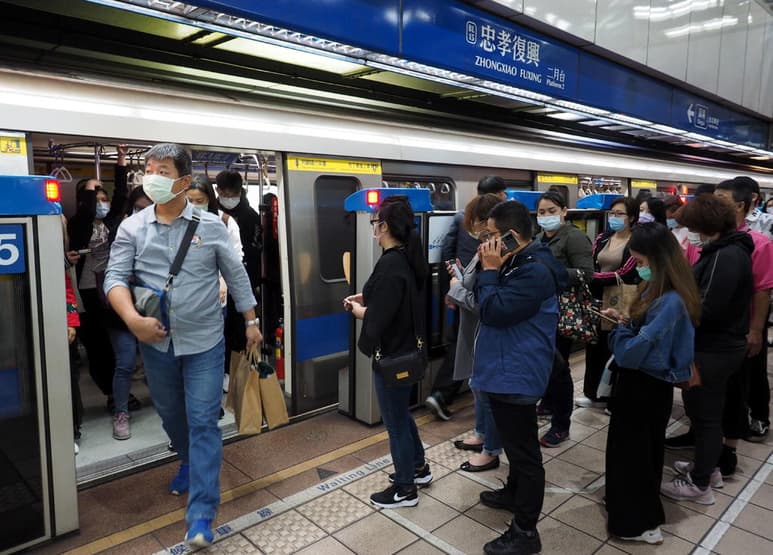 La Comisión Nacional de Sanidad de China informó hoy de que el país asiático diagnosticó 28 nuevos casos del coronavirus SARS-CoV-2 este sábado, todos ellos procedentes de otros países. (ARCHIVO)