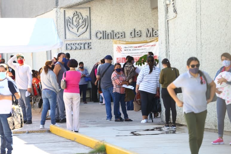 Actualmente, la clínica Santiago Ramón y Cajal del ISSSTE se encuentra rebasada. (EL SIGLO DE TORREÓN)