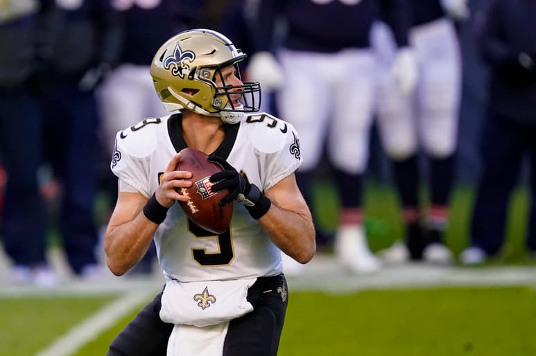 Los Santos de Drew Brees (i) y los Bucaneros de Tom Brady (d) tienen hoy un choque trascendental en la división Sur de la Conferencia Nacional.