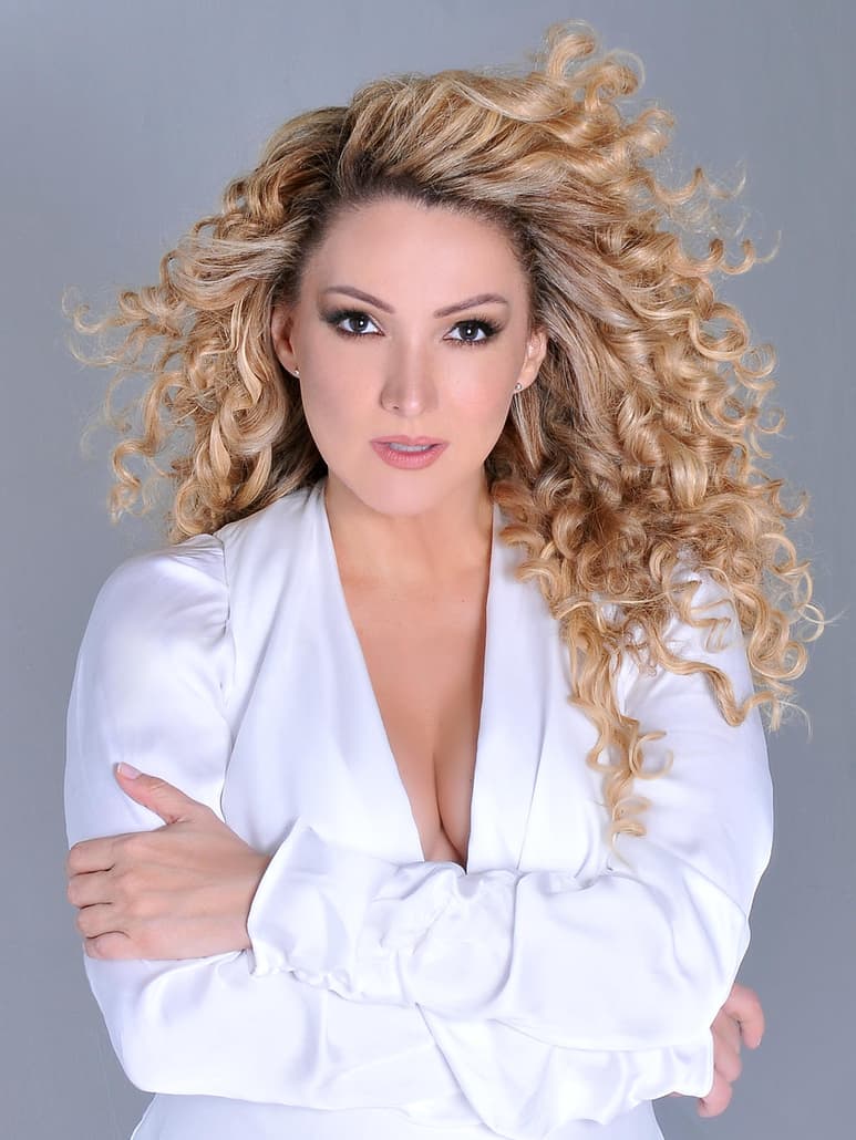 La exitosa cantautora panameña, Erika Ender, revela cómo este país ha sido vital en su carrera; promueve su nuevo disco.