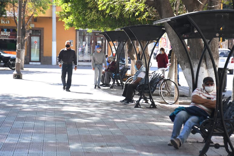 El Ayuntamiento de Lerdo realiza recorridos en espacios públicos para invitar a la ciudadanía a retirarse a sus domicilios.