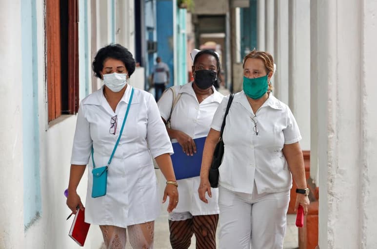 Las 8,219 muestras PCR completadas la víspera elevan el acumulado a 926,778 pruebas realizadas en la isla desde el inicio de la epidemia en marzo. (ARCHIVO)