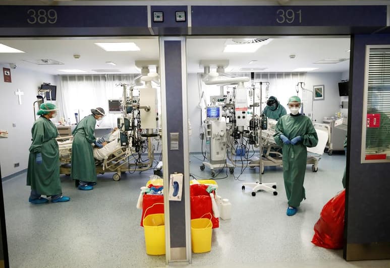 España superó este miércoles los 40,000 fallecidos por coronavirus desde el inicio de la pandemia (40,105), al sumar 349 decesos más en las últimas 24 horas. (ARCHIVO)