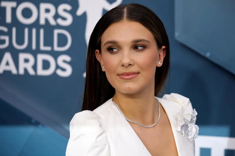 El cineasta español Juan Carlos Fresnadillo dirigirá a la joven estrella Millie Bobby Brown en la película de fantasía Damsel que prepara Netflix, confirmó este miércoles la propia plataforma. (ARCHIVO)