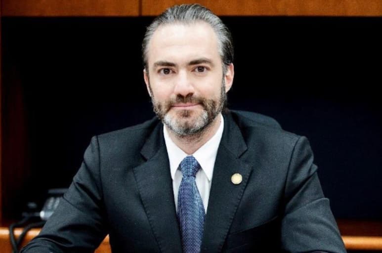 El exministro de Economía de Guatemala Acisclo Valladares Urruela se entregó el pasado 22 de octubre ante la Justicia estadounidense, que lo busca para procesarlo por lavado de dinero entre 2014 y 2018. (CORTESÍA)