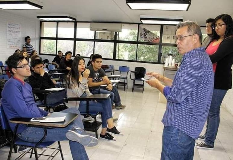 Fue un distinguido catedrático y muy querido en esta institución educativa por su trabajo y calidad humana de la que dio muestra en los diferentes puestos que desempeñó. (ESPECIAL)