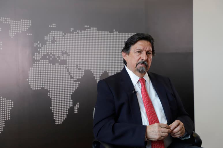 El presidente de la Comisión de Trabajo del Senado, Napoleón Gómez Urrutia (Morena), brindó su respaldo a la iniciativa del Ejecutivo en materia de regulación de la subcontratación, que tendrá como Cámara de Origen la Cámara de Diputados. (ARCHIVO)