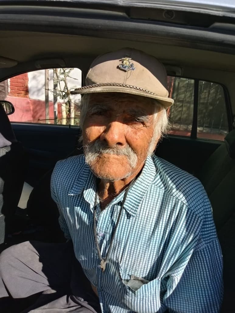 Don Manuel dice que no toma ni fuma y nunca lo ha hecho, quizás por eso su vida ha sido larga y saludable.
