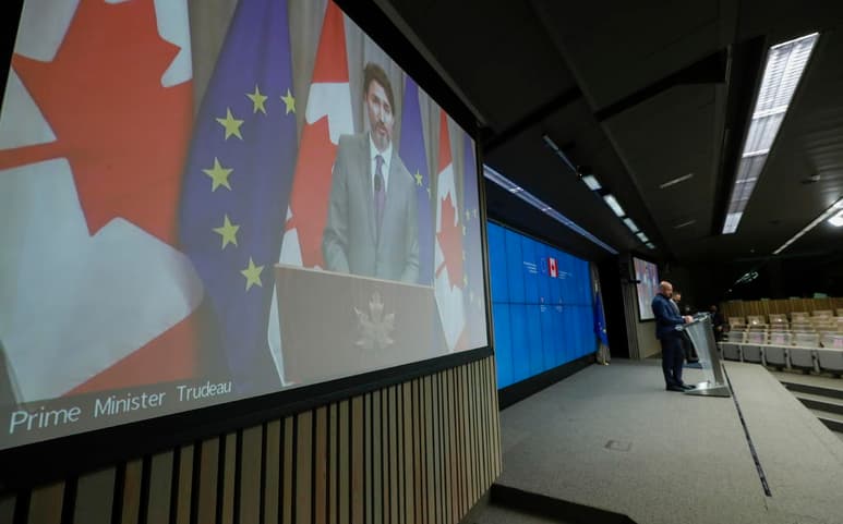 Otro de los compromisos que tiene el país en sus tratados comerciales internacionales es que 'no puede dictar resoluciones gubernamentales caprichosas'. (ARCHIVO)