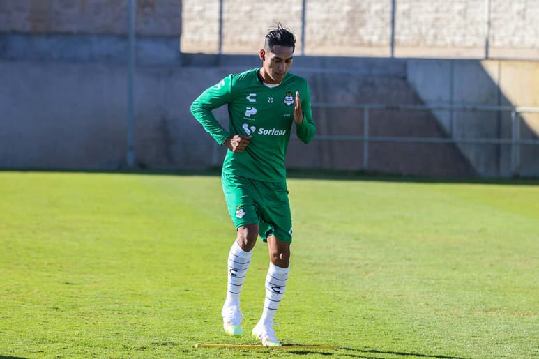Durante la presente semana, todos los entrenamientos de los Guerreros han sido matutinos en las canchas del TSM. (Cortesía Santos Laguna