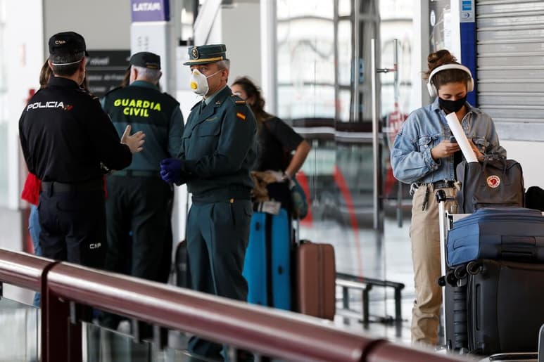 El ministro de Economía de Chile, Lucas Palacios, dijo este viernes que espera que el país reciba unos 300,000 turistas hasta fin de año a partir de que el próximo 23 de noviembre de reabran las fronteras. (ARCHIVO)