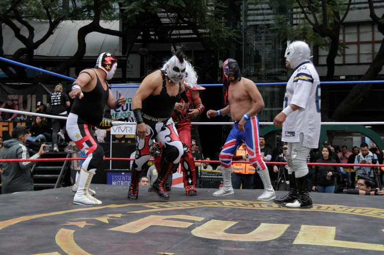 La lucha libre mexicana se ha teñido de negro a lo largo del 2020. La muerte ha puesto contra la lona al pancracio, cobrando hasta el momento, la vida de más de cien luchadores activos y en retiro. (ARCHIVO)