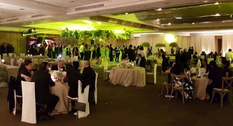 Inspectores estatales y municipales dispersaron una boda en Torreón que se realizaba sin autorización previa de las autoridades. (CORTESÍA)