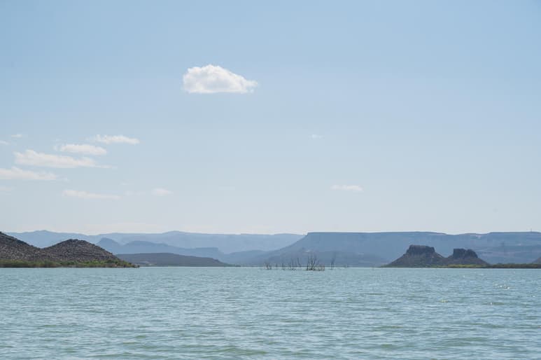 Ven incompleto el proyecto de Agua Saludable para La Laguna, pues aunque se contempla mejorar la calidad del agua que reciben los ciudadanos de la mancha urbana mediante el suministro de un volumen de la presa Francisco Zarco, advierten la necesidad de evitar la sobreexplotación del acuífero.
(ARCHIVO)