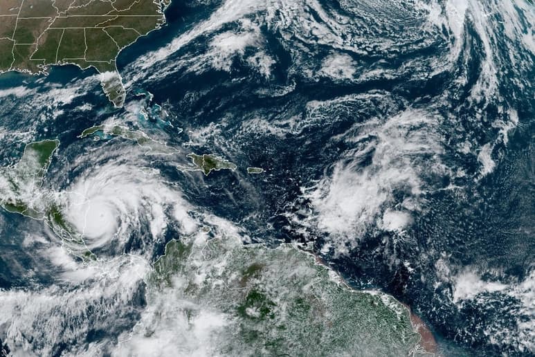 Este lunes, el Huracán ‘Lota’ tocó tierra en las costas de Nicaragua alrededor de las 18:56 horas, teniendo una categoría número 5 en la escala de Saffir-Simpson. (ARCHIVO)