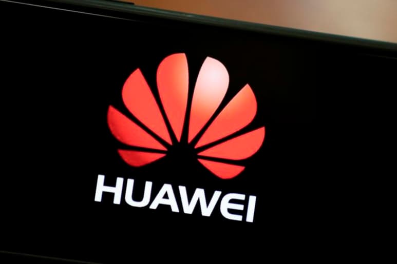 La empresa tecnológica china Huawei anunció hoy la venta de la marca de teléfonos móviles de bajo coste de su propiedad Honor 'para salvar la cadena industrial' de esta última, en un momento en el que el gigante tecnológico chino se enfrenta a sanciones por parte de Estados Unidos. (CORTESÍA)