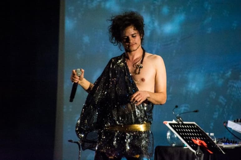 Juan Carlos Pereda conocido como Juan Son (Guadalajara, 24 de enero de 1984), es un cantante y compositor mexicano de música experimental. (ESPECIAL)