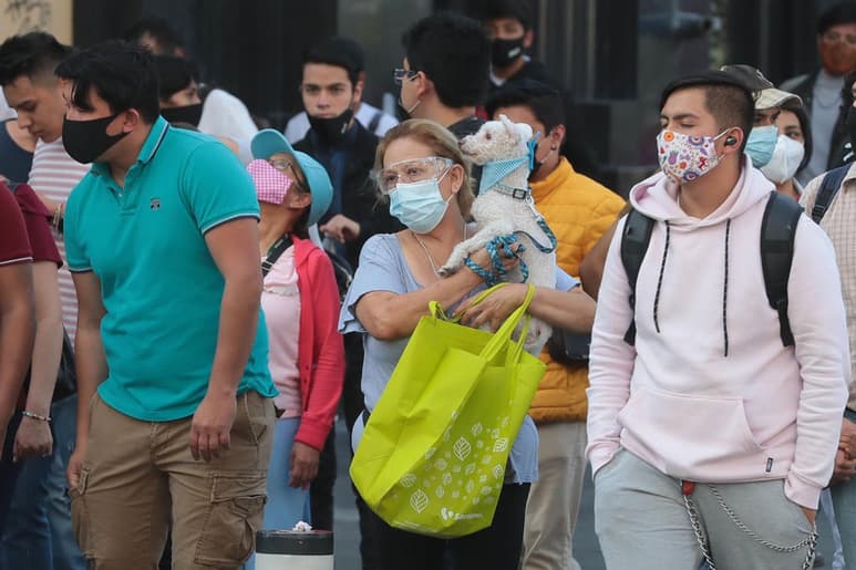 Las cifras sitúan el número de contagios totales en 55,033,418, con Estados Unidos a la cabeza. (ARCHIVO)