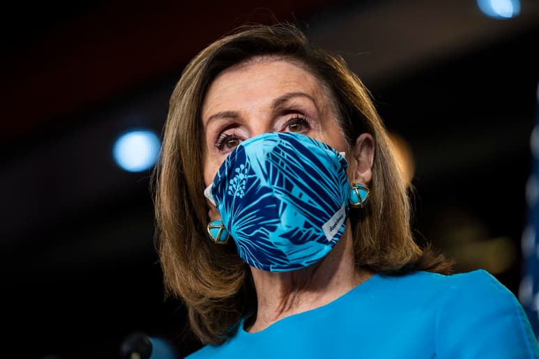 Los legisladores demócratas postularon el miércoles a Nancy Pelosi como la presidenta de la Cámara de Representantes, al frente de una mayoría disminuida e ideológicamente dividida con la que intentará convertir en leyes los planes de Joe Biden. (ARCHIVO)