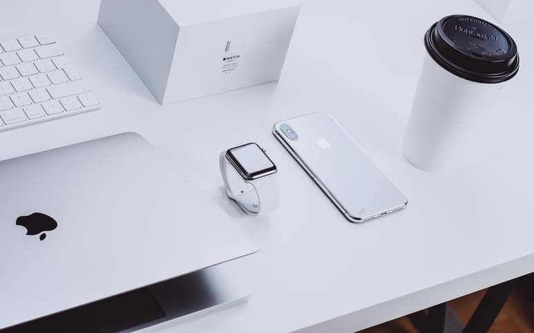 Apple deberá pagar 113 millones de dólares en un acuerdo para resolver la más reciente demanda en la que se acusó al gigante tecnológico de engañar a los consumidores al reducir deliberadamente la velocidad los modelos más antiguos de iPhone para extender la vida de las baterías. (Especial)