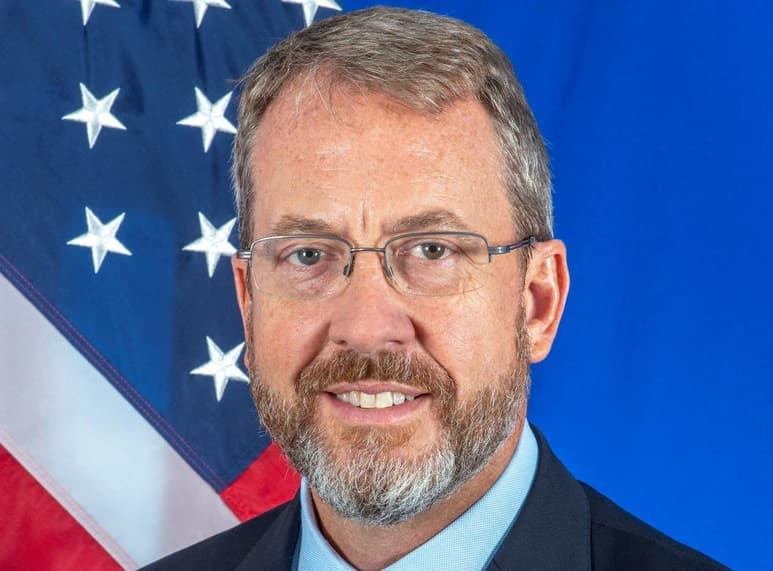 Estados Unidos confirmó a James Story como nuevo embajador en Venezuela, el primero en diez años, pese a que los dos países tienen rotas sus relaciones diplomáticas y de que Washington no tiene personal diplomático en su embajada en Caracas. (ARCHIVO)