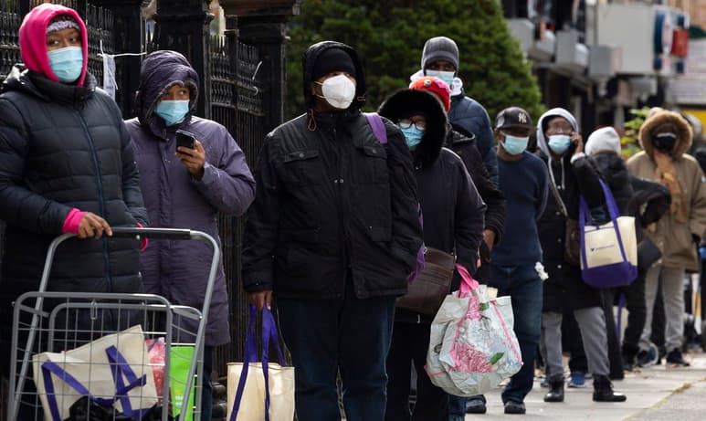 Estados Unidos, el país más afectado del mundo por la pandemia, ha rebasado el cuarto de millón de fallecidos por COVID-19 mientras crecen las advertencias de los expertos ante un probable empeoramiento de la situación debido a la proximidad de la festividad de Acción de Gracias. (ARCHIVO)