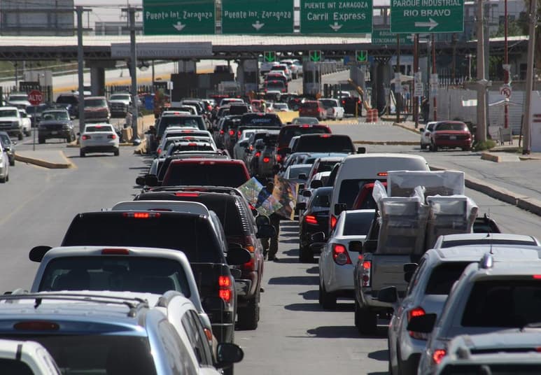 El Gobierno estadounidense anunció este jueves que acordó con México y Canadá mantener cerradas sus fronteras al menos un mes más para contener la pandemia del coronavirus. (ARCHIVO)