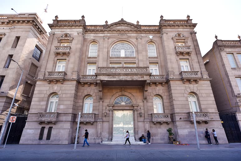 El Casino de La Laguna es uno de los edificios en Torreón que aún se mantienen en pie desde los tiempos de la Revolución Mexicana.