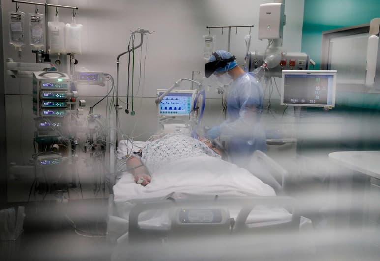 México se convirtió este jueves en el cuarto país a nivel mundial en rebasar la cifra de 100 mil muertos por coronavirus. (ARCHIVO)