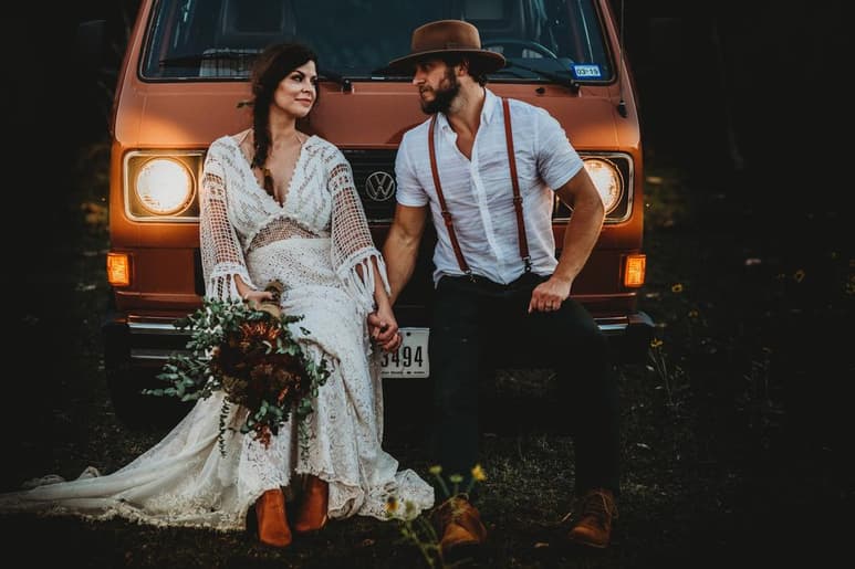 Aunque muchas parejas aún desean contraer matrimonio por la iglesia, cada vez son más quienes buscan otras alternativas que excluyan la religión. (ESPECIAL)