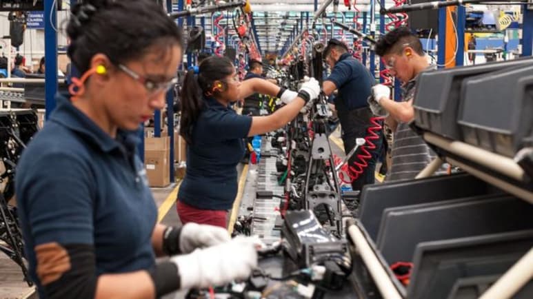 Del primer trimestre del año -previo a la emergencia sanitaria- al tercer trimestre, el porcentaje de la población en pobreza laboral, es decir, con un ingreso inferior al valor de la canasta básica, pasó de 35.7 % a 44.5 %. Se trata del nivel trimestral más alto desde 2005, cuando inició el registro del indicador.
(ARCHIVO)