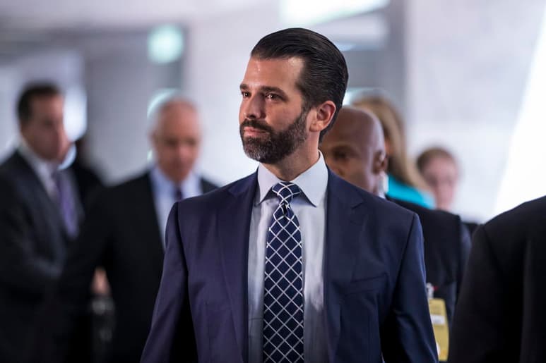 “Mi hijo Donald está muy bien ¡gracias!” escribió el mandatario en Twitter el sábado luego que el viernes se informó que el hijo es ahora uno de los 12 millones de estadounidenses que han sido diagnosticados con la enfermedad.
(ARCHIVO)
