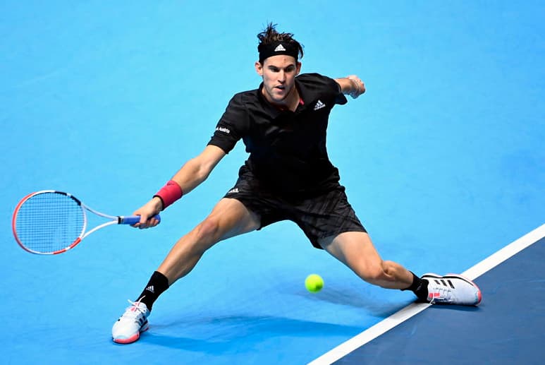 En una gran exhibición tenística, Dominic Thiem se impuso 7-5, 6-7, 7-6 al número uno Novak Djokovic.