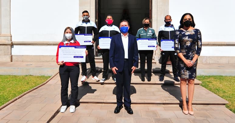 El gobernador José Rosas Aispuro Torres entregó los galardones del Premio Estatal del Deporte 2020. (CORTESÍA)