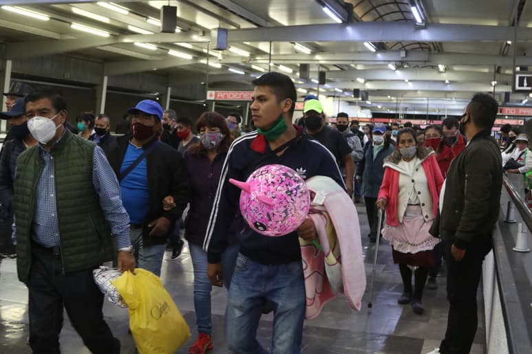 Algunos tienen la esperanza de que con las medidas restrictivas de la próxima semana no se regrese al semáforo rojo. (AGECNIAS)