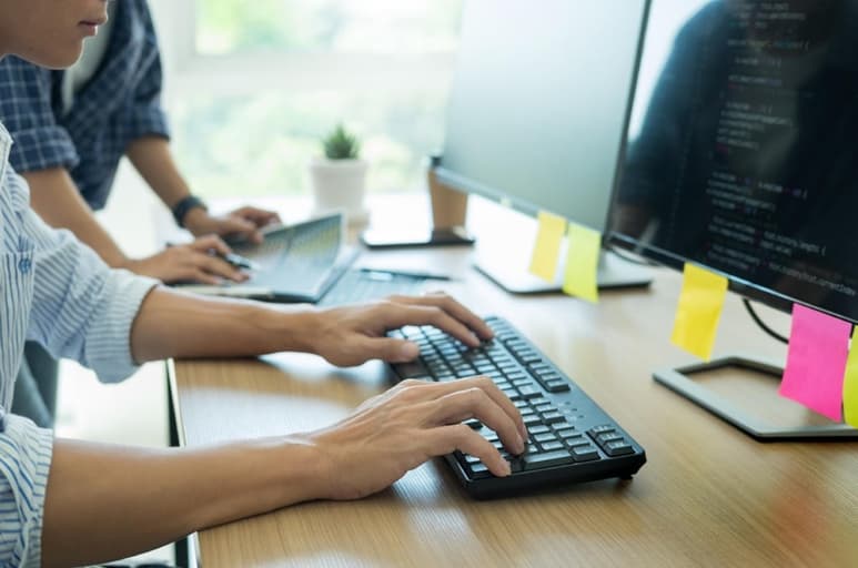 Más de 16 mil trabajadores contratados por outsourcing perdieron su empleo en los bancos. (ARCHIVO)