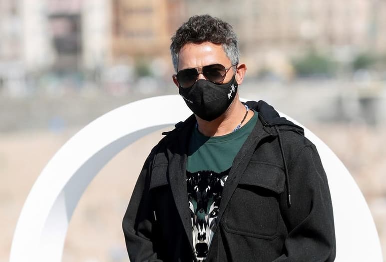 El artista español Alejandro Sanz estrenará el 11 de diciembre el documental El mundo fuera, 'con una nueva perspectiva a los históricos acontecimientos vividos durante el año 2020' a causa de la pandemia de covid-19. (ARCHIVO)