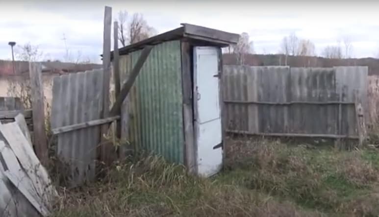 Al no querer al bebé, cortó su cordón umbilical y abandonó a su hijo en el pozo del baño que se ubica en la parte trasera de su hogar (CAPTURA)