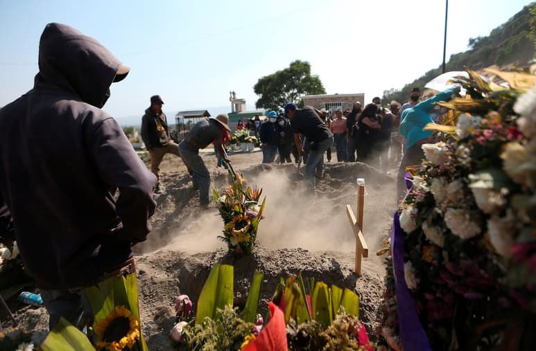 Se proyectan en México 121 mil muertes acumuladas al 1 de enero de 2021, y 144 mil al 1 de marzo de 2021.