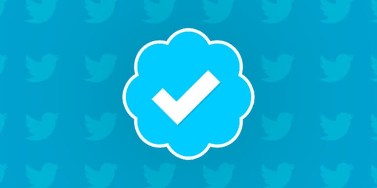 Con la intención de que los usuarios estuvieran seguros de que un perfil de un personaje relevante o empresa correspondía efectivamente a quien decía haberla creado, Twitter lanzó la opción de cuentas verificadas. Sin embargo, por un tiempo la herramienta estuvo detenida, pero regresará en 2021. (ARCHIVO)
